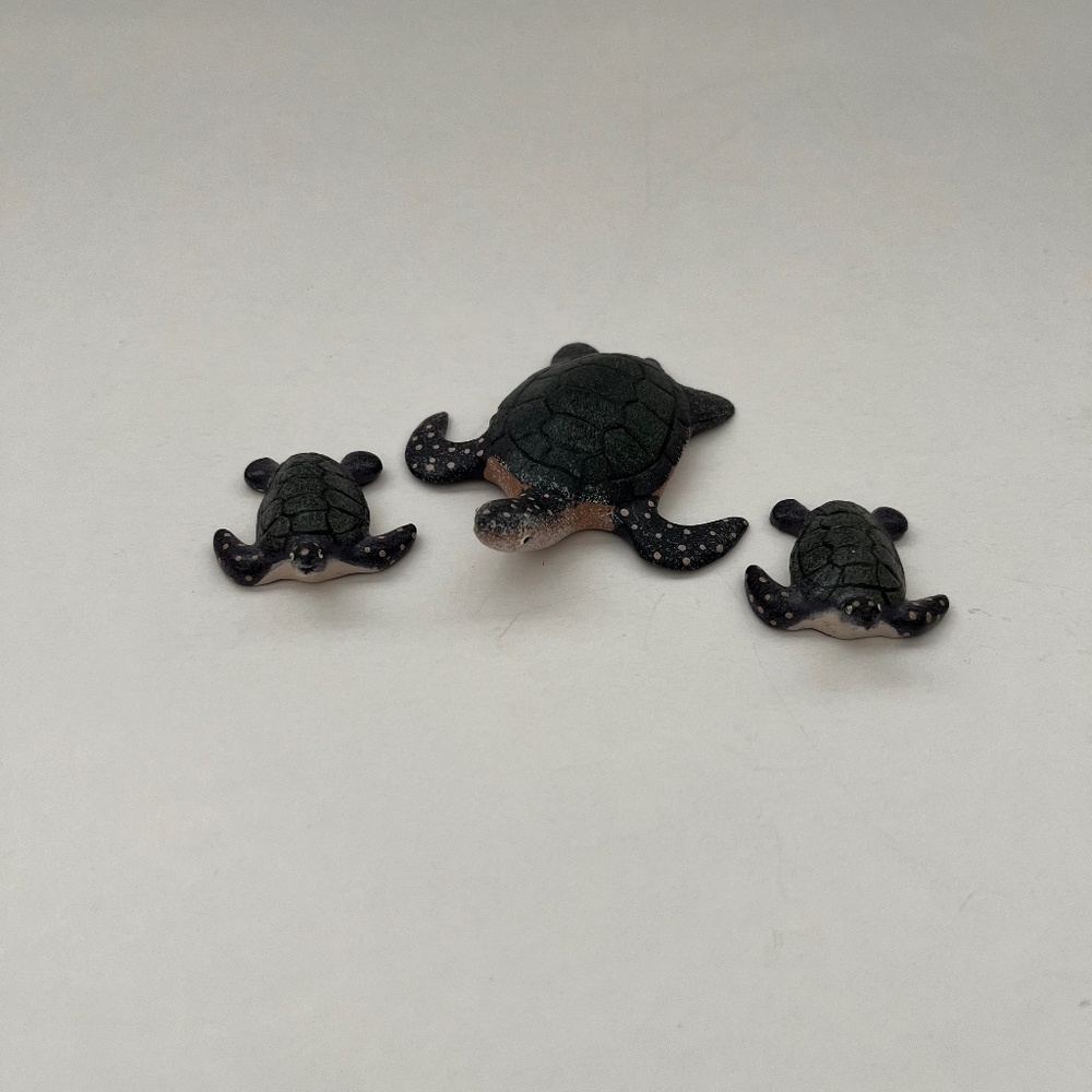 VINTAGE TURTLE FAMILY
